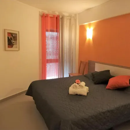 5j Sao Gabriel - Casas & Papeis アルマカオ・デ・ペラ